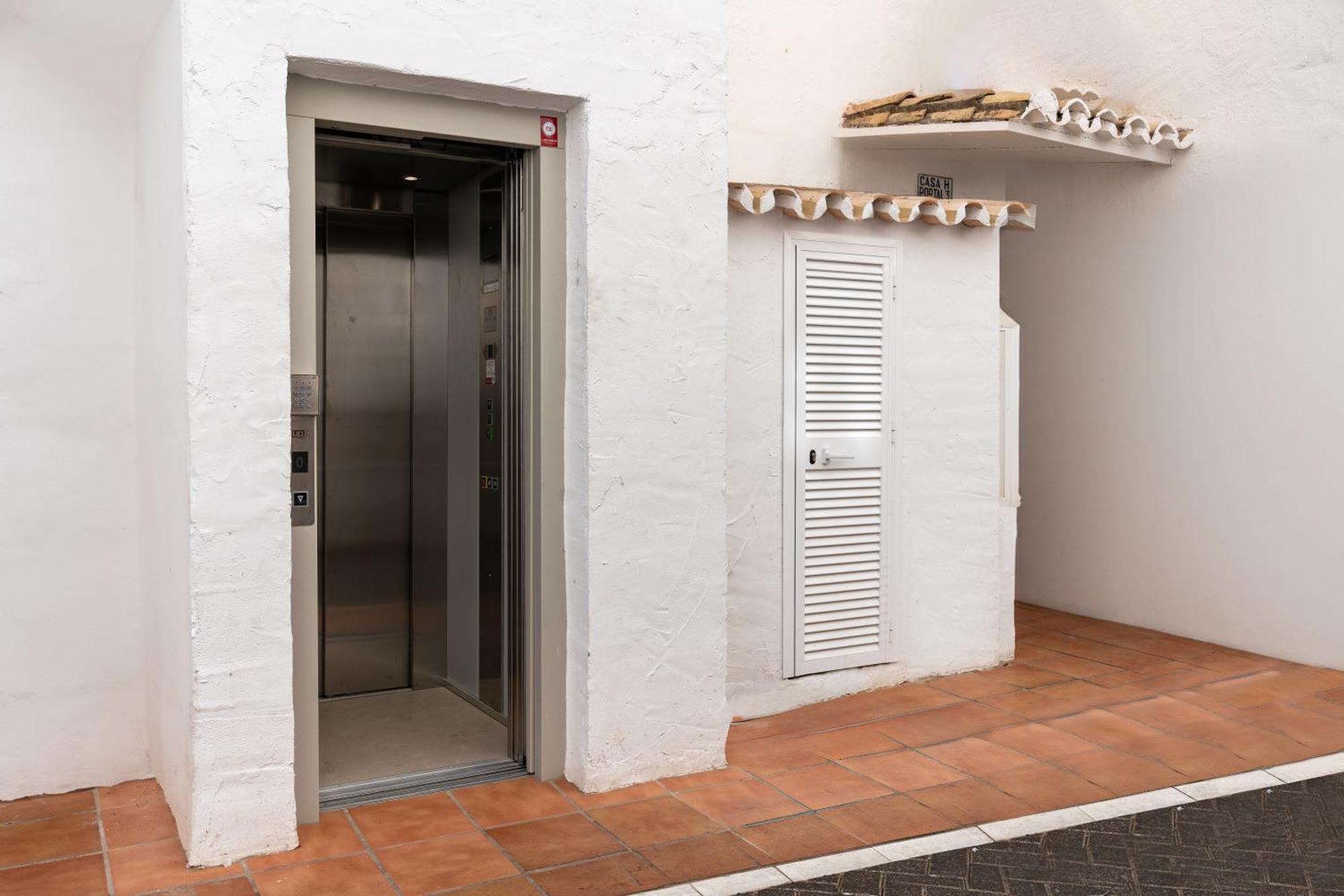 243-Fully Renovated-Puerto Banus Marbella Front Line Penthouse Apartamento Exterior foto