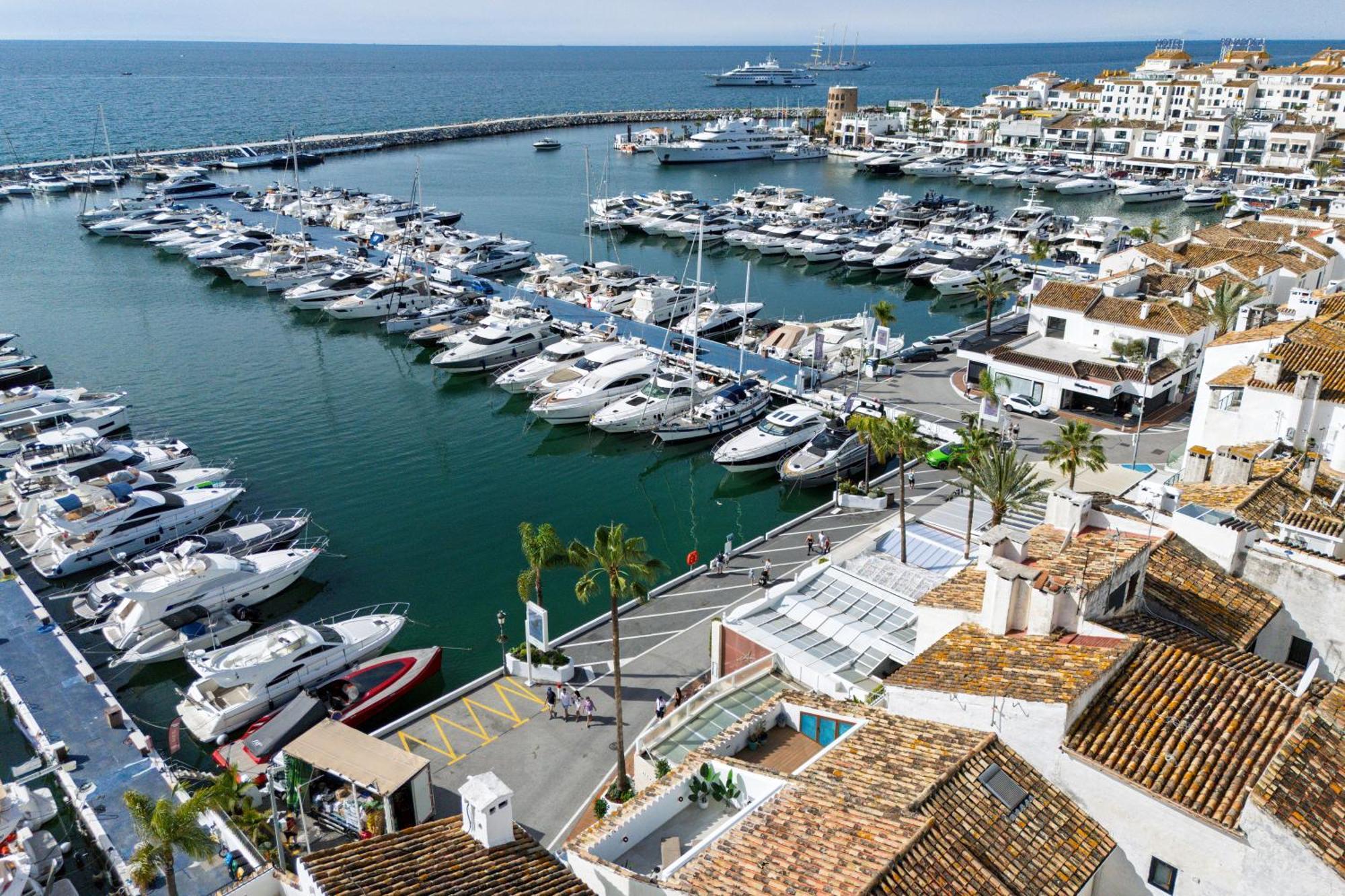 243-Fully Renovated-Puerto Banus Marbella Front Line Penthouse Apartamento Exterior foto