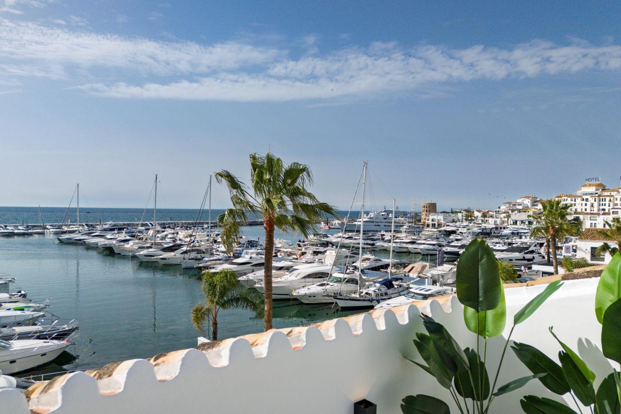 243-Fully Renovated-Puerto Banus Marbella Front Line Penthouse Apartamento Exterior foto