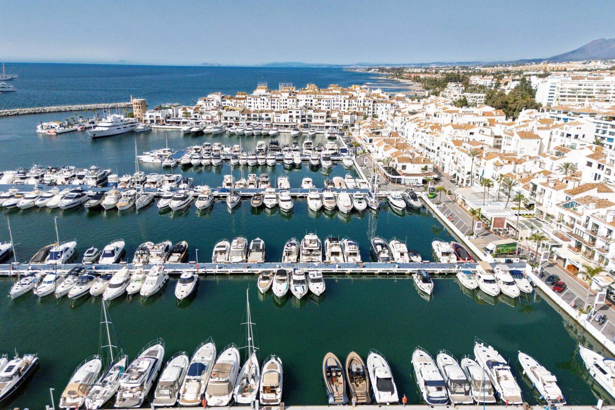 243-Fully Renovated-Puerto Banus Marbella Front Line Penthouse Apartamento Exterior foto