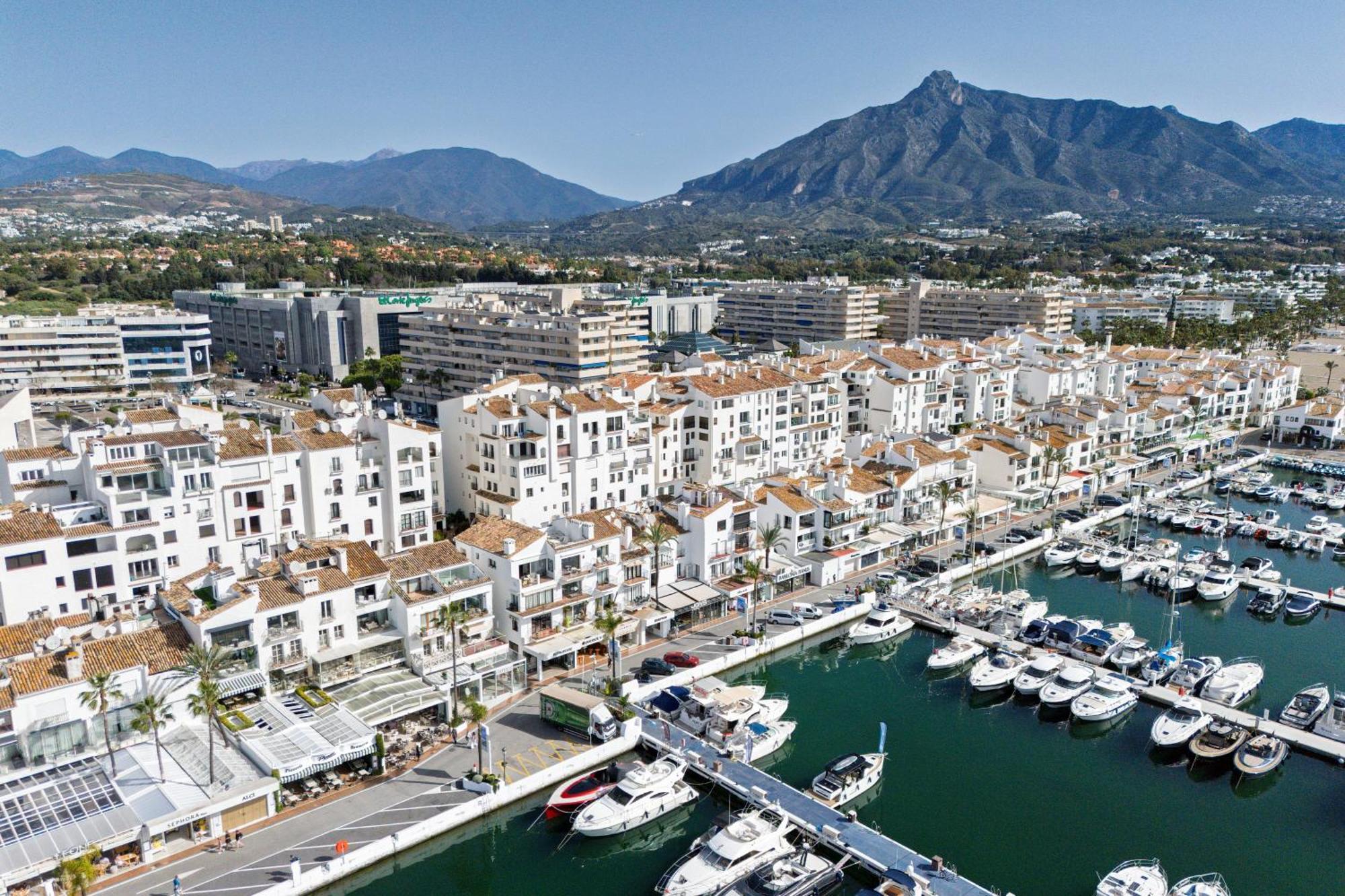 243-Fully Renovated-Puerto Banus Marbella Front Line Penthouse Apartamento Exterior foto
